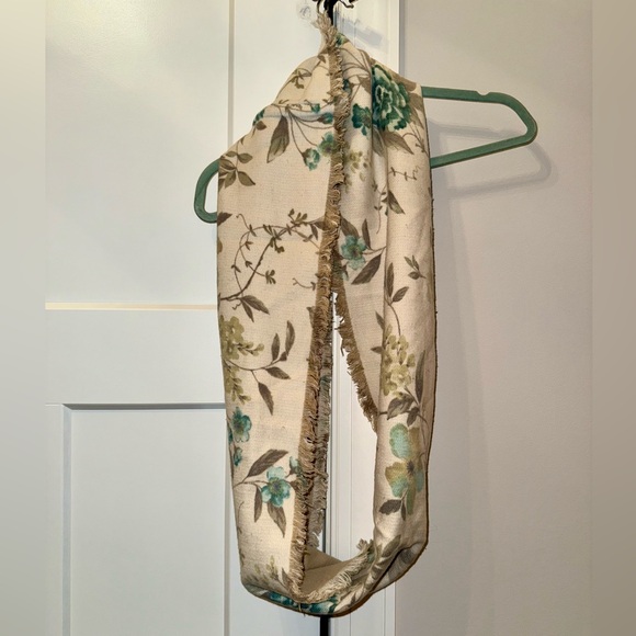 Collection XIIX Floral Scarf in Cream - Picture 1 of 3